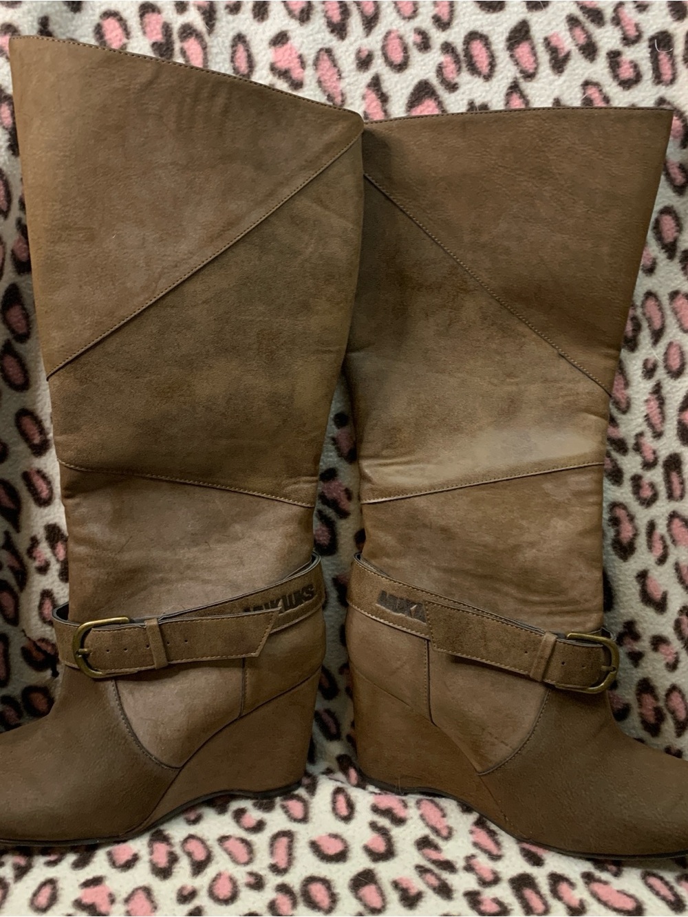 NWT Mukluk 8 Women's Brown Wedge Knee-High Boots with Buckle Detail